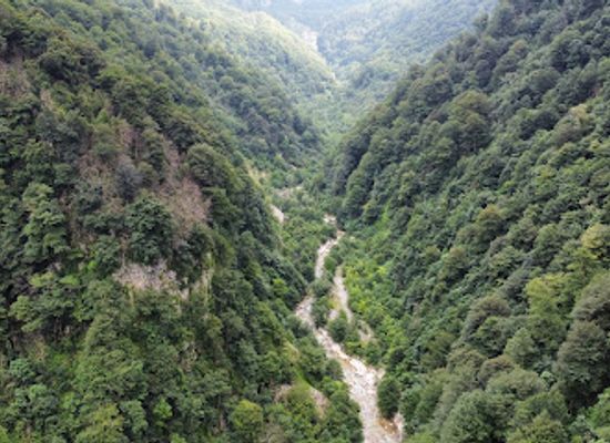 georgia/racha-lechkhumi-and-kvemo-svaneti/attraction/kaghu-waterfall