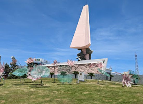 vietnam/phan-thiet/attraction/victory-monument-le-duan-roundabout