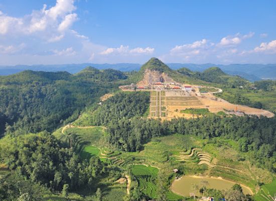 vietnam/northeast/attraction/lung-cu-flag-point
