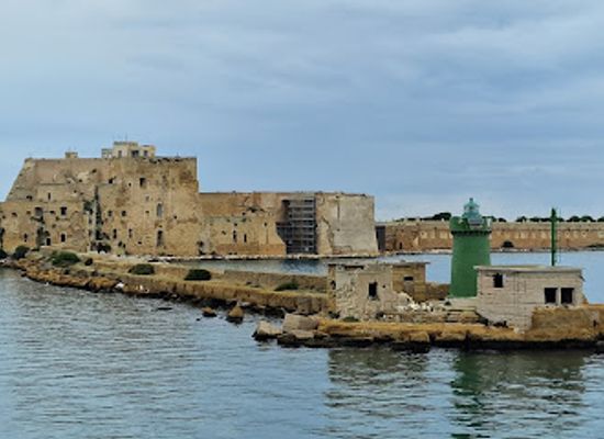 italy/salento/attraction/castello-alfonsino-di-brindisi