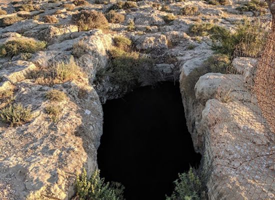 jordan/madaba/attraction/secret-cave