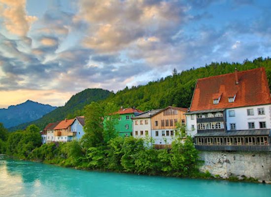 germany/fussen/attraction/ausblick-auf-das-hohe-schloss-und-kloster-st-mang