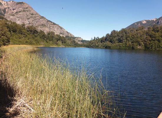 argentina/patagonia/attraction/muelle-lago-escondido