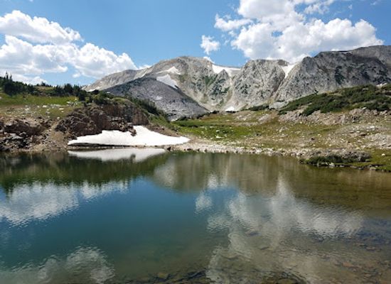 wyoming/snowy-range/attraction/lewis-lake-picnic-site