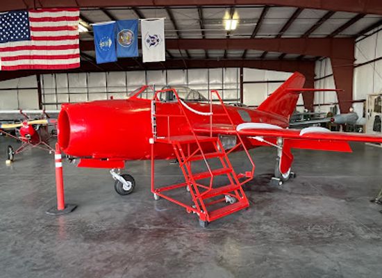 utah/st-george/attraction/western-sky-aviation-warbird-museum