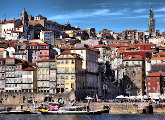 portugal/porto/ribeira/attraction/praca-da-ribeira