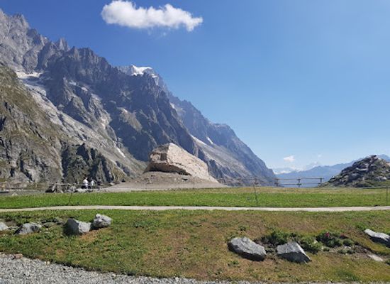 italy/courmayeur/attraction/punta-helbronner