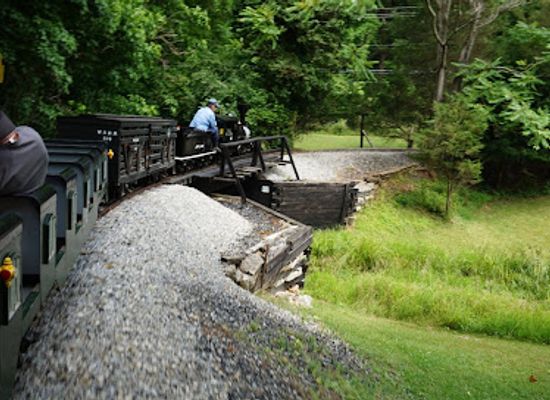 west-virginia/harpers-ferry-national-historical-park/attraction/harpers-ferry-toy-train-museum-joy-line-railroad