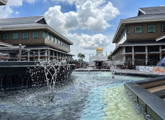 brunei/bandar-seri-begawan/attraction/yayasan-sultan-haji-hassanal-bolkiah