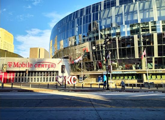 kansas/kansas-city/attraction/the-college-basketball-experience