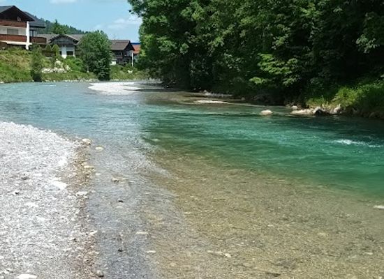 germany/swabia/attraction/loisach-ufer-blick-brucke-zugspitze