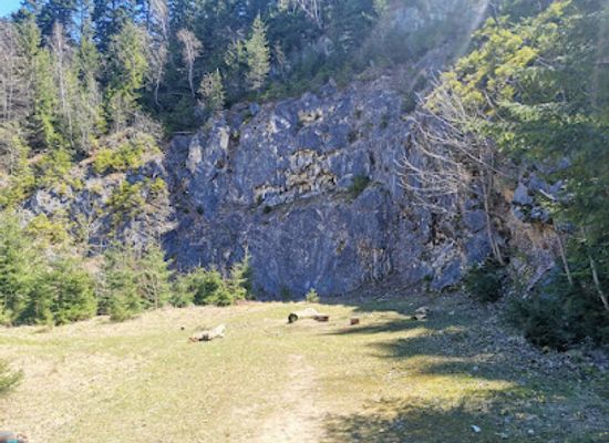 romania/brasov/attraction/water-spring-at-the-stone-quarry