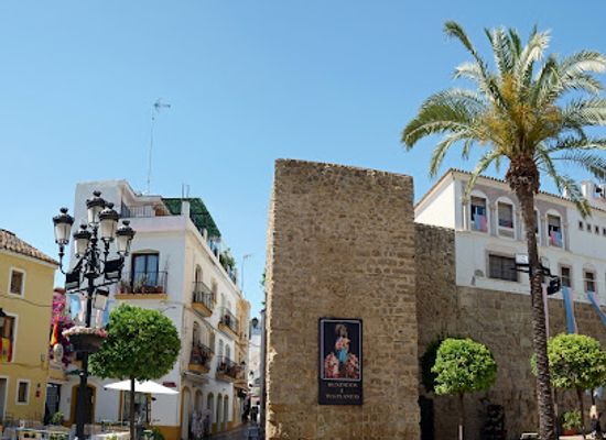 spain/marbella/attraction/fuente-de-la-cruz