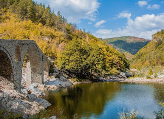 bulgaria/rhodopes/attraction/devil-s-bridge