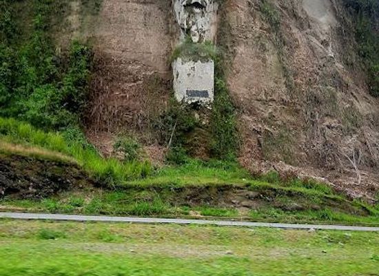 ecuador/quito/attraction/nariz-del-diablo