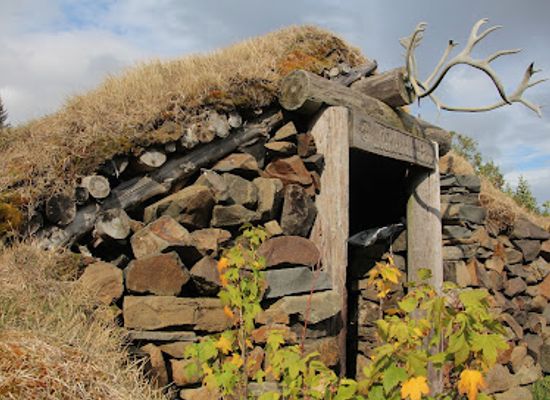iceland/western-region/attraction/hoskuldargeroi