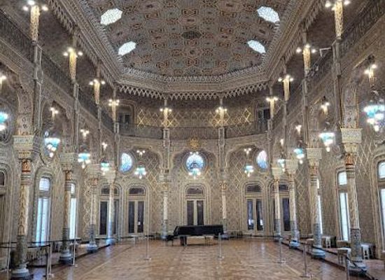 portugal/porto/attraction/palacio-da-bolsa