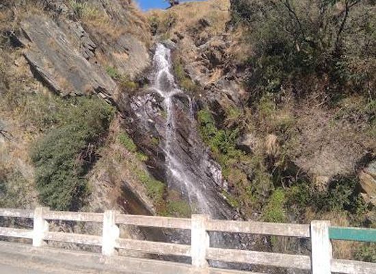 india/mcleodganj/attraction/dadaria-waterfall
