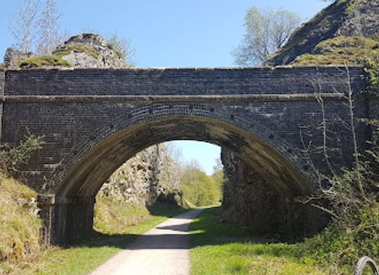 united-kingdom/peak-district/attraction/abseiling-derbyshire