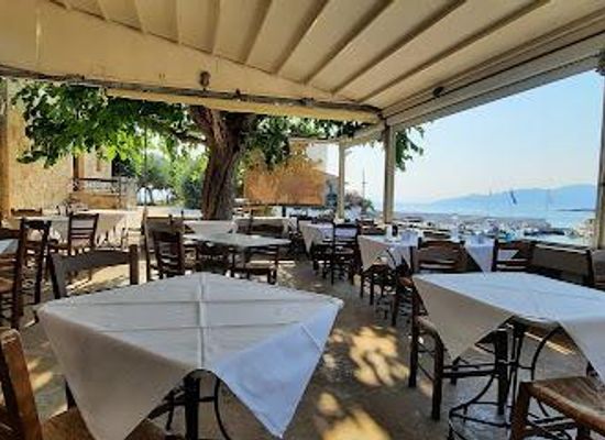 greece/mount-taygetos/attraction/akrogiali