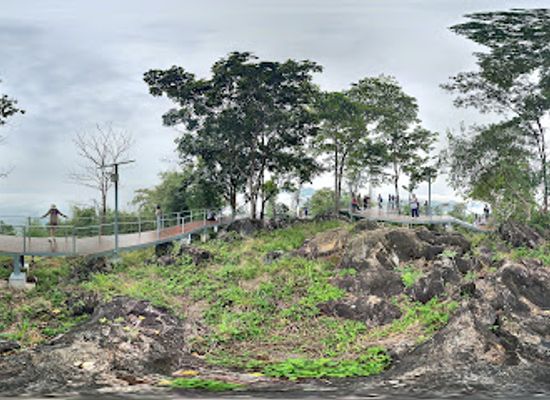 thailand/loei/attraction/viewpoint-at-peak-of-phu-bo-bid