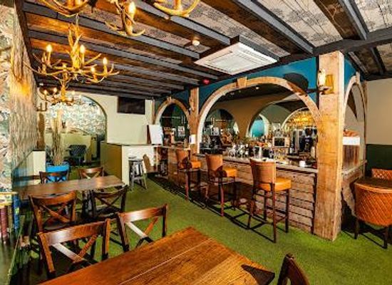 ireland/county-kerry/attraction/the-shire-bar-cafe