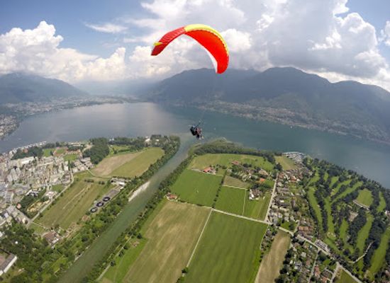 switzerland/locarno/attraction/flyticino-gleitschirmfliegen-in-locarno-lugano-tessin