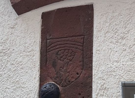 germany/freiburg/attraction/boulet-de-canon-dans-un-mur
