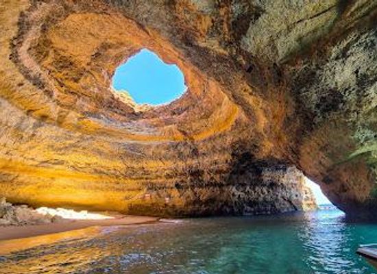 portugal/faro/attraction/benagil-cave