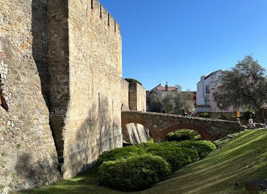 portugal/lisbon/chiado/attraction/alfama-district