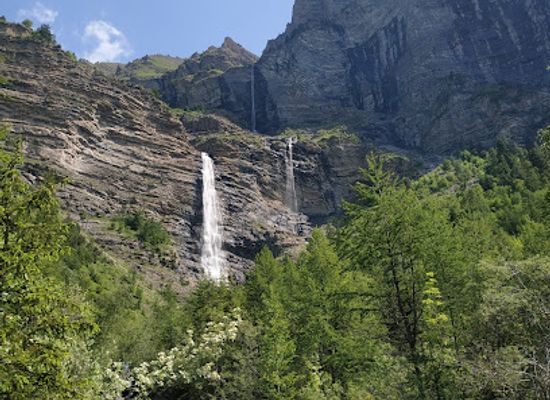 france/ecrins-national-park/attraction/cascade-de-la-pisse