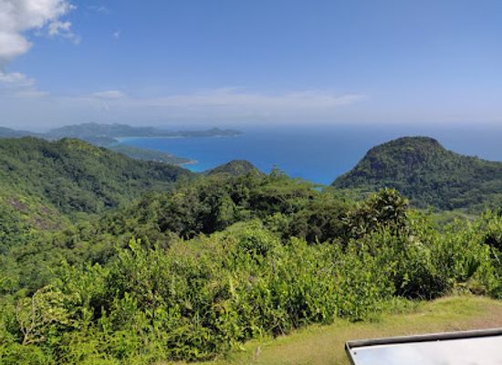 seychelles/denis-island/attraction/mission-lodge-cemetery