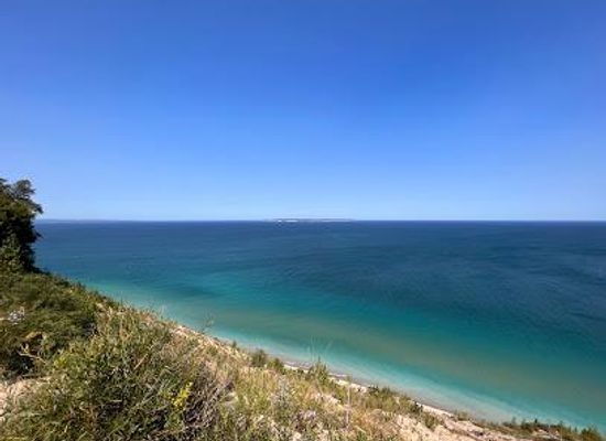 michigan/sleeping-bear-dunes-national-lakeshore/attraction/pyramid-point-trailhead