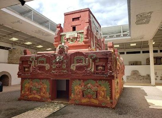 honduras/santa-rosa-de-copan/attraction/museo-de-esculturas