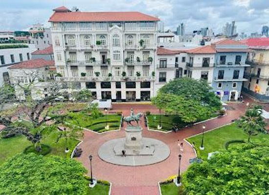 panama/panama-city/attraction/plaza-tomas-herrera