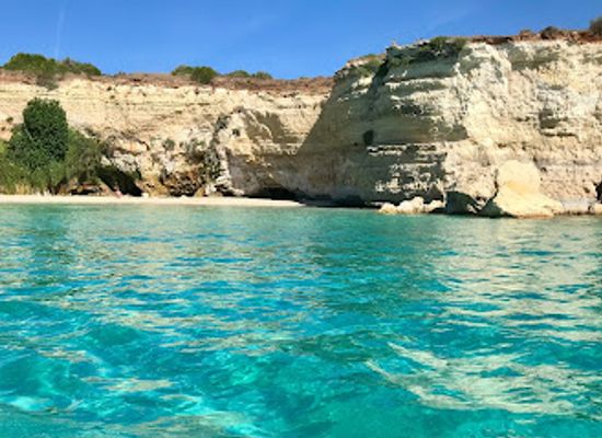 italy/apulia/attraction/grotta-sfondata