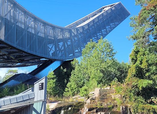 norway/oslo/holmenkollen/attraction/lavvo-holmenkollen