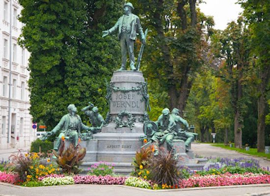 austria/upper-austria/attraction/josef-werndl-monument