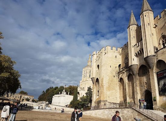 france/avignon/rocher-des-doms/attraction/basilique-saint-pierre