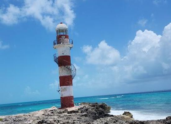 mexico/cancun/attraction/punta-cancun-lighthouse