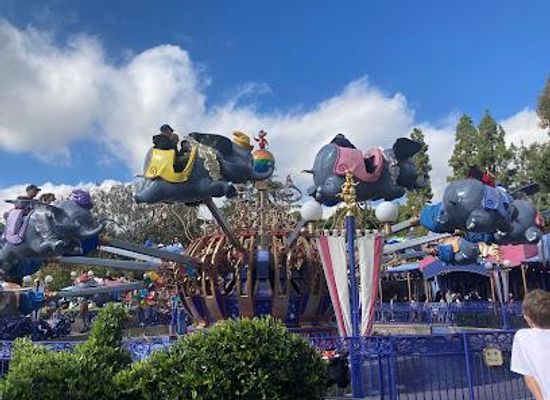 california/orange-county/attraction/dumbo-the-flying-elephant
