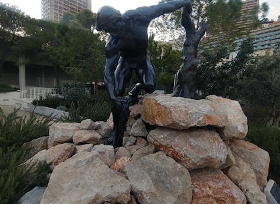 monaco/jardin-exotique/attraction/le-pecheur-monument