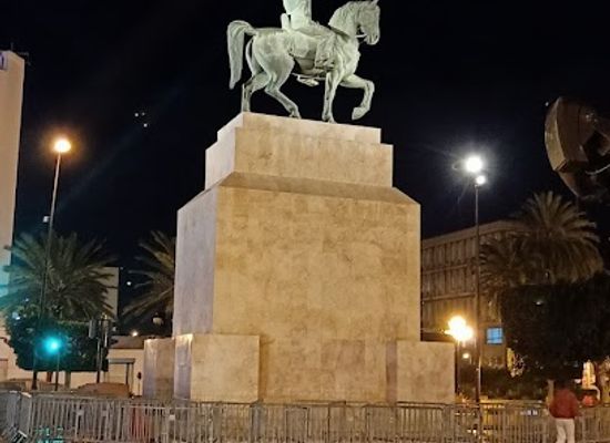 tunisia/tunis/bab-el-bhar/attraction/shar-al-habib-bourguiba