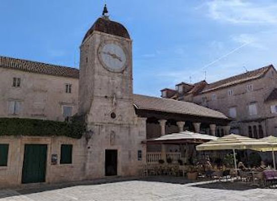 croatia/trogir/attraction/city-loggia-trogir