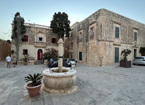 malta/fawwara-area/attraction/bastion-square