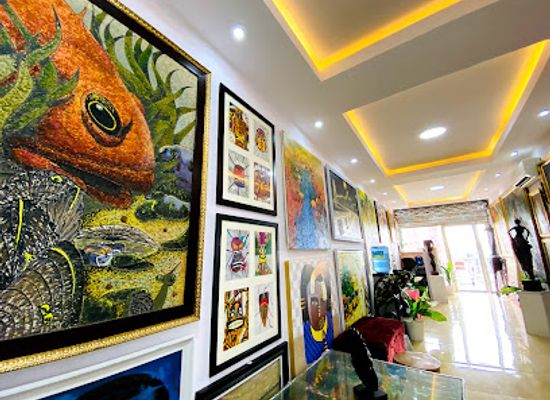 nigeria/hausa-fulani/attraction/vivid-exclusive-art-gallery
