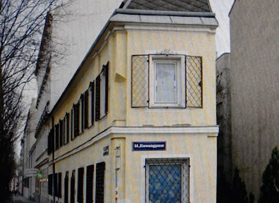 austria/vienna/penzing/attraction/das-schmalste-haus-wiens