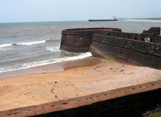 india/panaji/attraction/aguada-fort