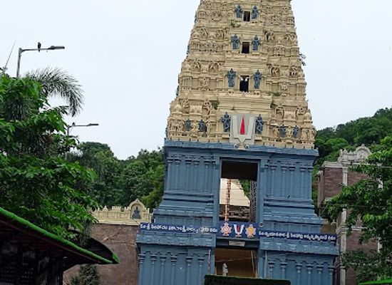 india/visakhapatnam/simhachalam/attraction/sri-varahalakshmi-narasimha-swamy-vari-devasthanam