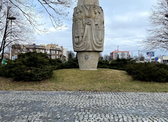 poland/czestochowa/attraction/plaskorzezba